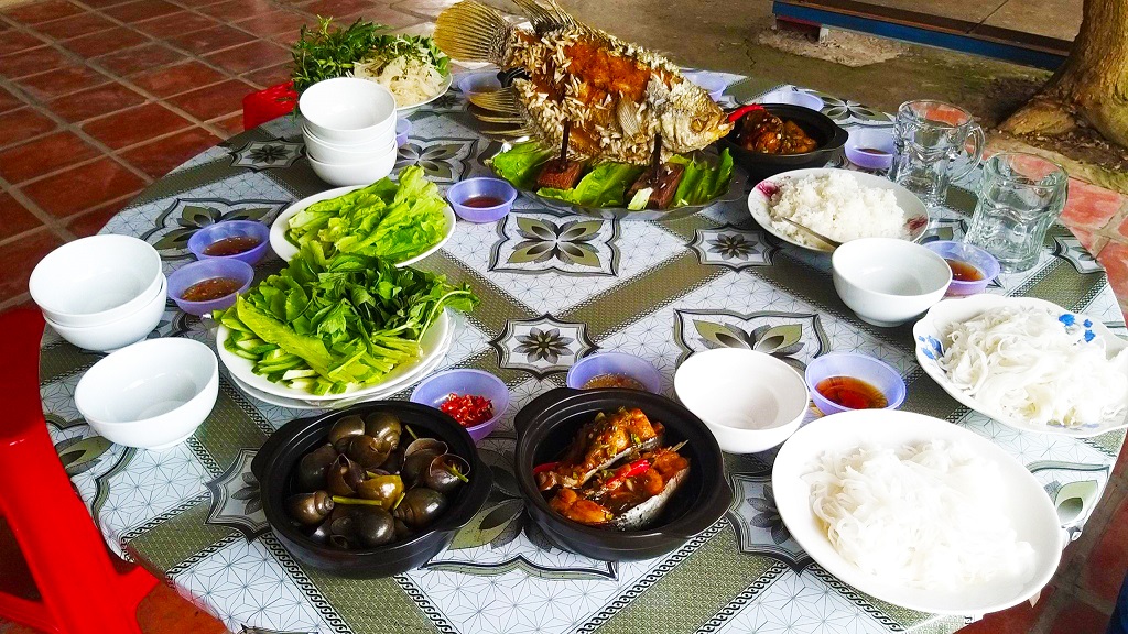 Ăn trưa tại Cù Lao Mây