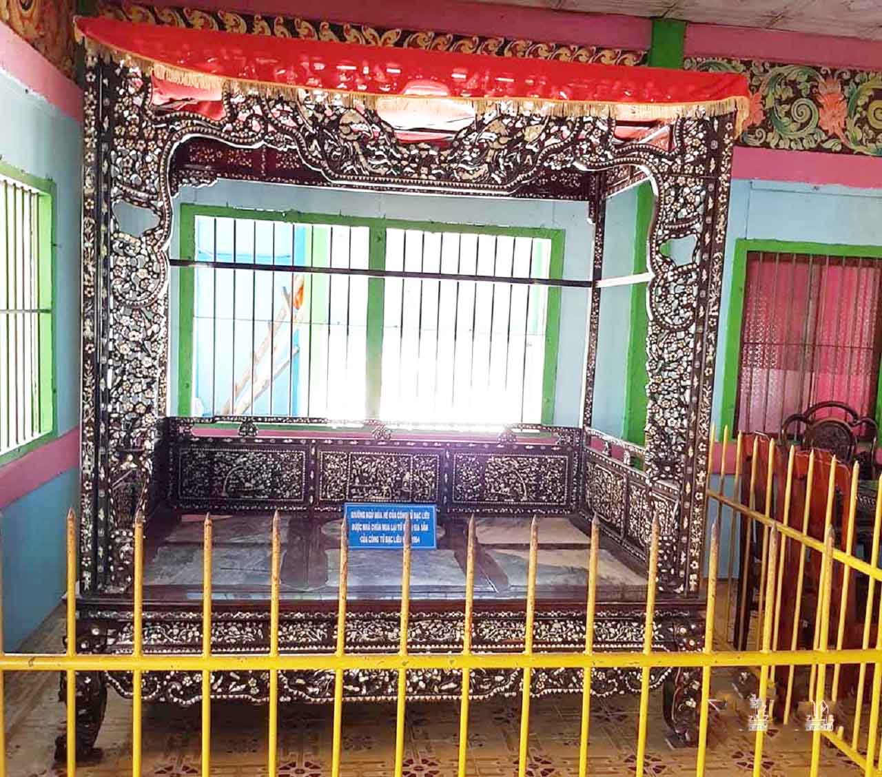 Chiếc giường kỳ bí bên trong ngôi chùa