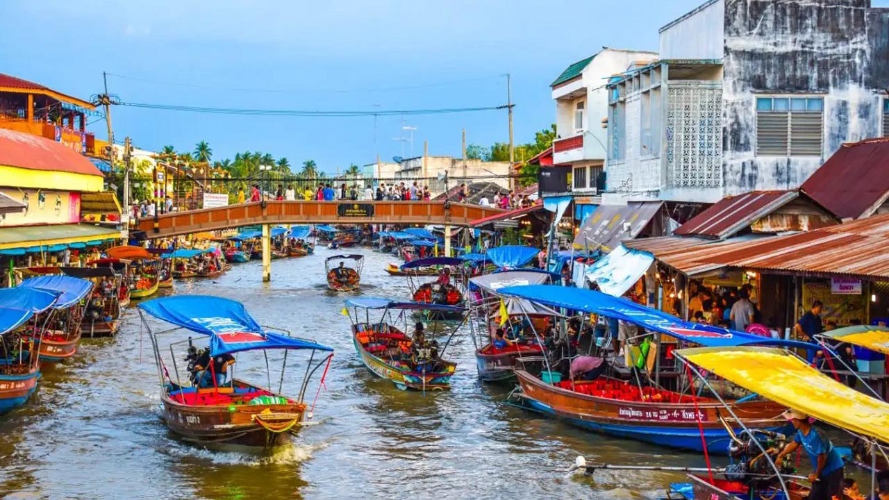 Khám phá chợ nổi Amphawa Thái Lan