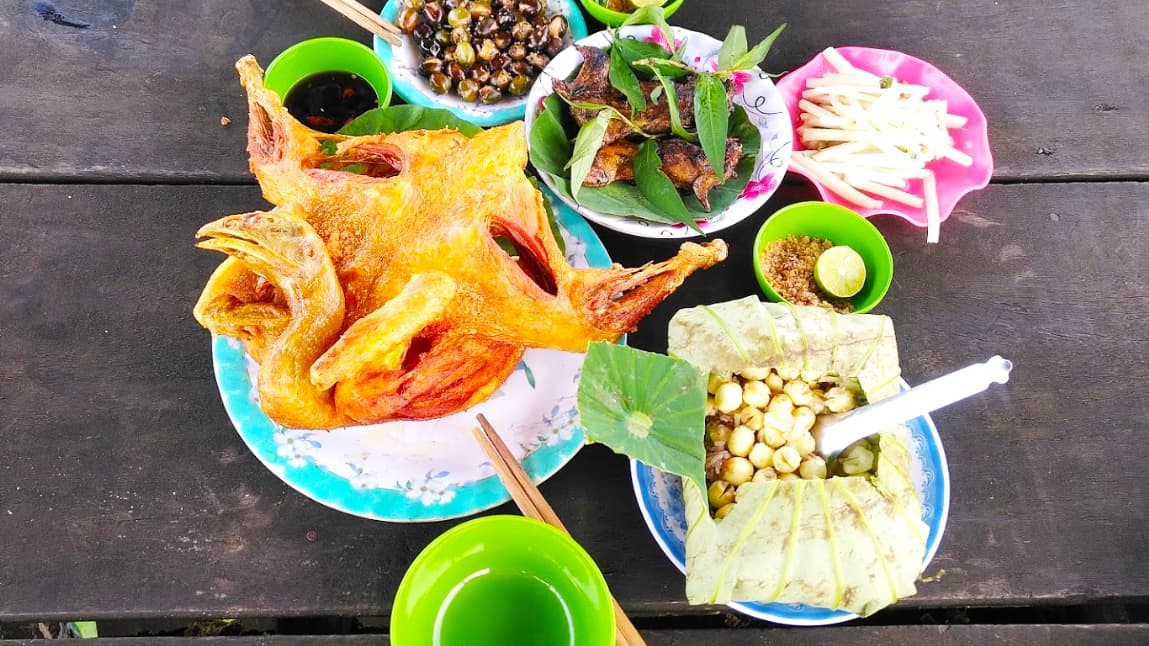 Các món ăn dân dã tai khu du lịch Đồng Sen Tháp Mười