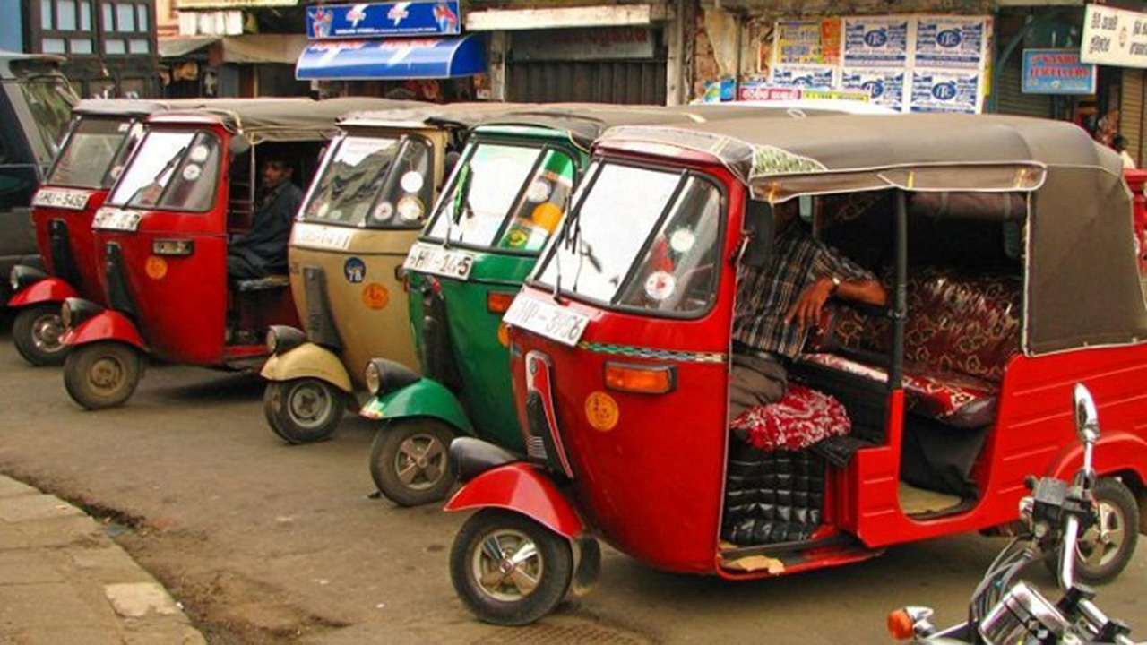 Xe tuktuk - Lào