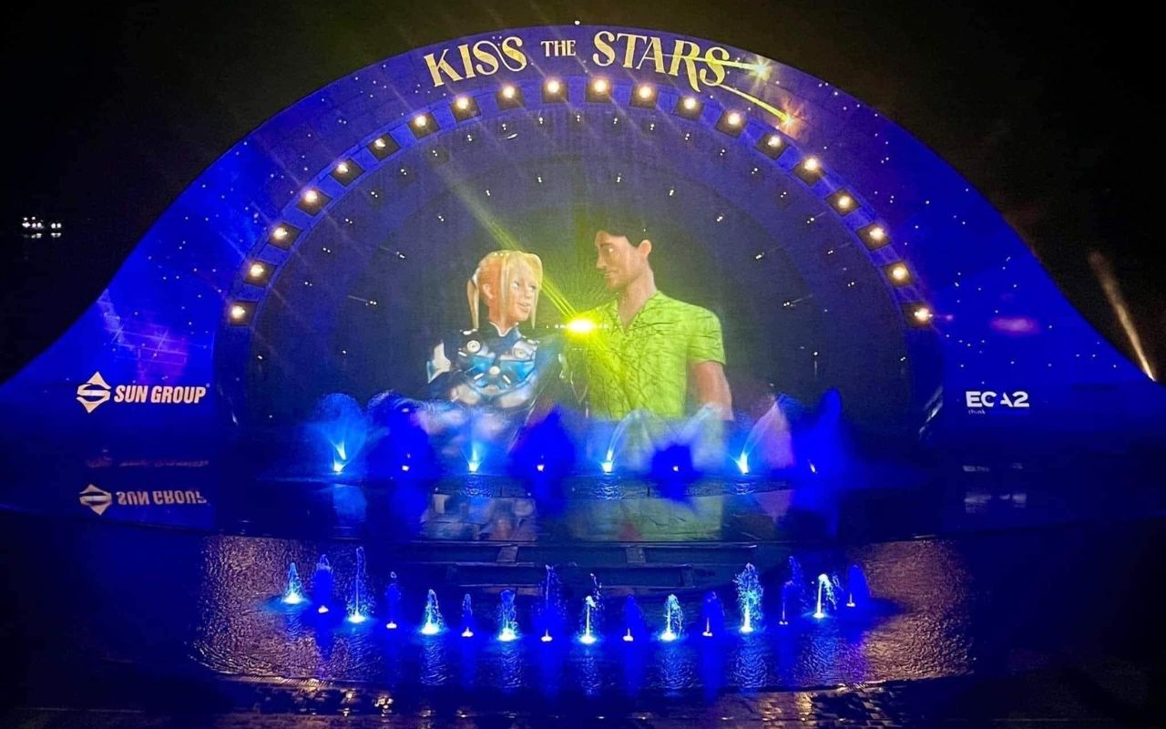 Show diễn Kiss The Stars xoay quanh chủ đề tình yêu vũ trụ
