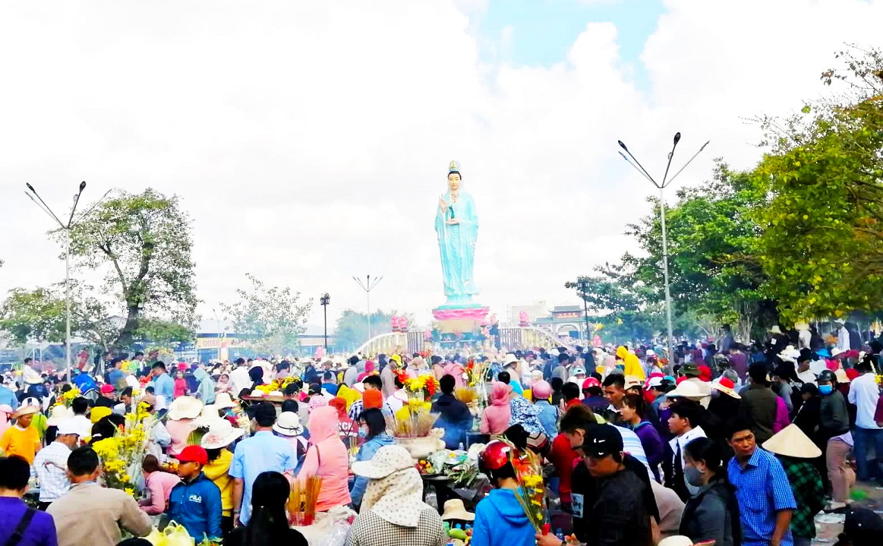 lễ hội tại Chùa Mẹ Nam Hải