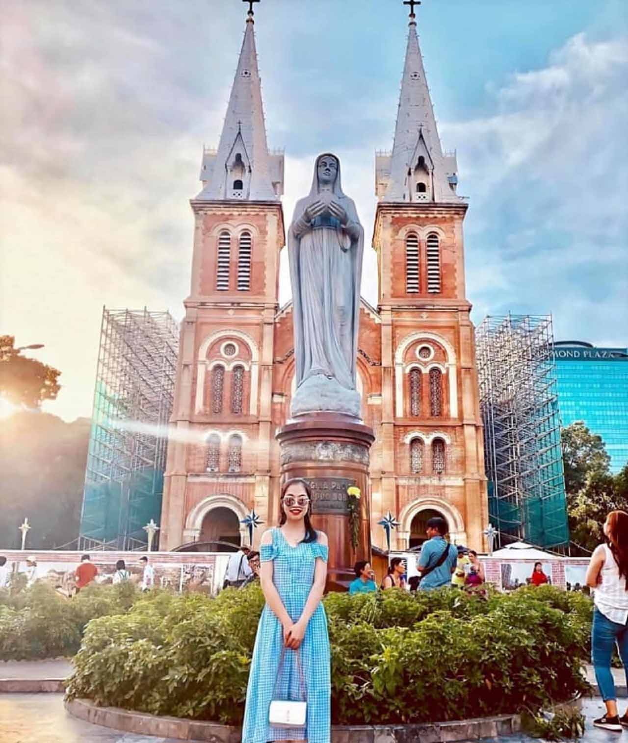 Nhà thờ Đức Bà Sài Gòn - Kiến trúc cổ giữa lòng đô thị (2023)