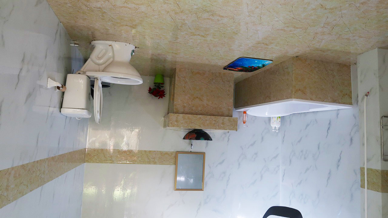 Phòng tắm nhà úp ngược Đồng Tháp