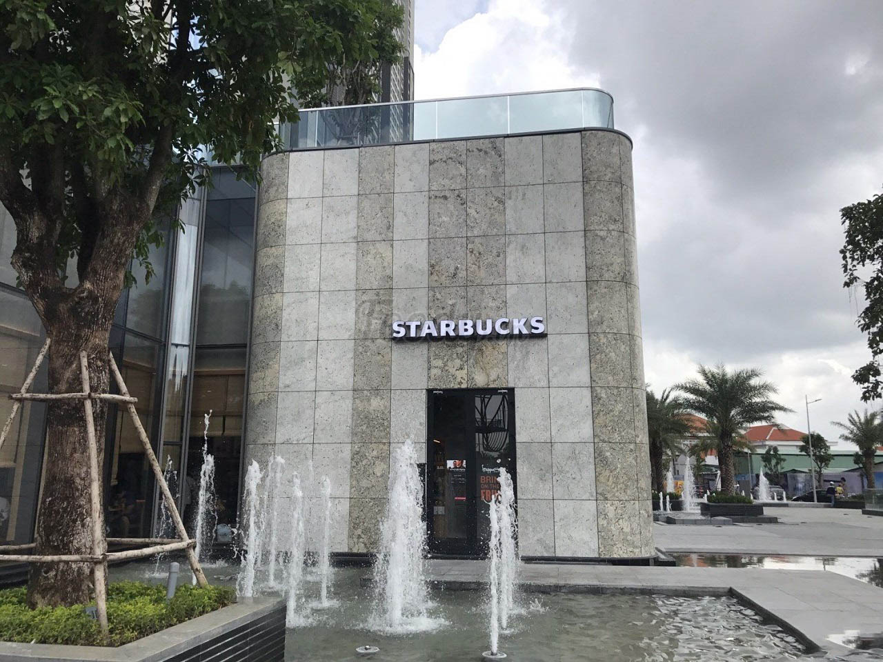 Starbucks Coffee Vincom Landmark 81