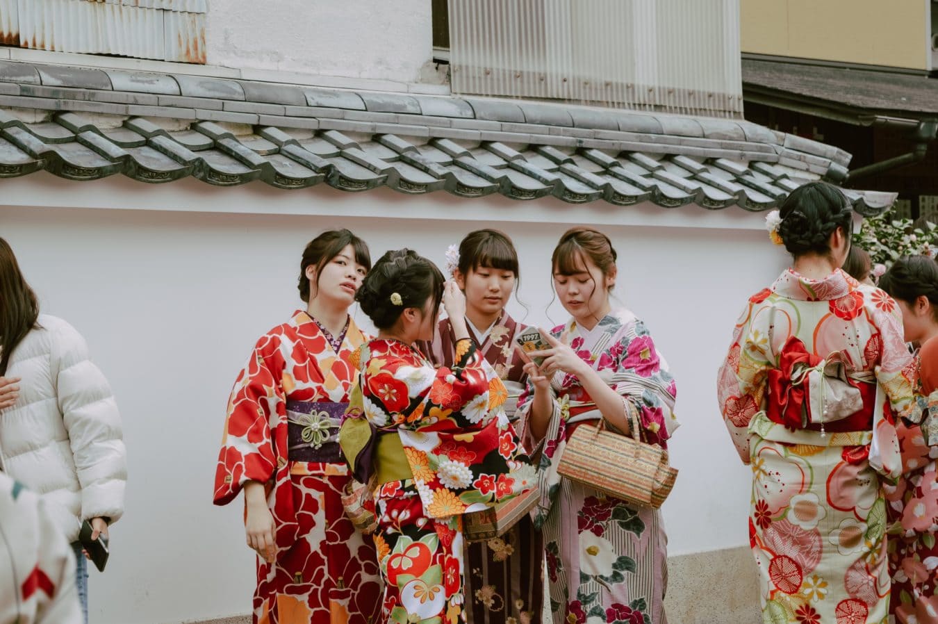 Thuê mặc trang phục Kimono cách điệu