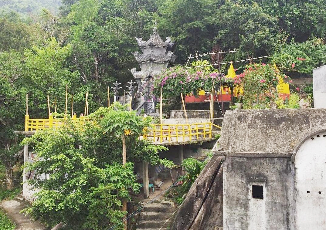 Tour hành hương núi Chứa Chan Gia Lào 1 ngày từ Cần Thơ: Đến thăm chùa Gia Lào