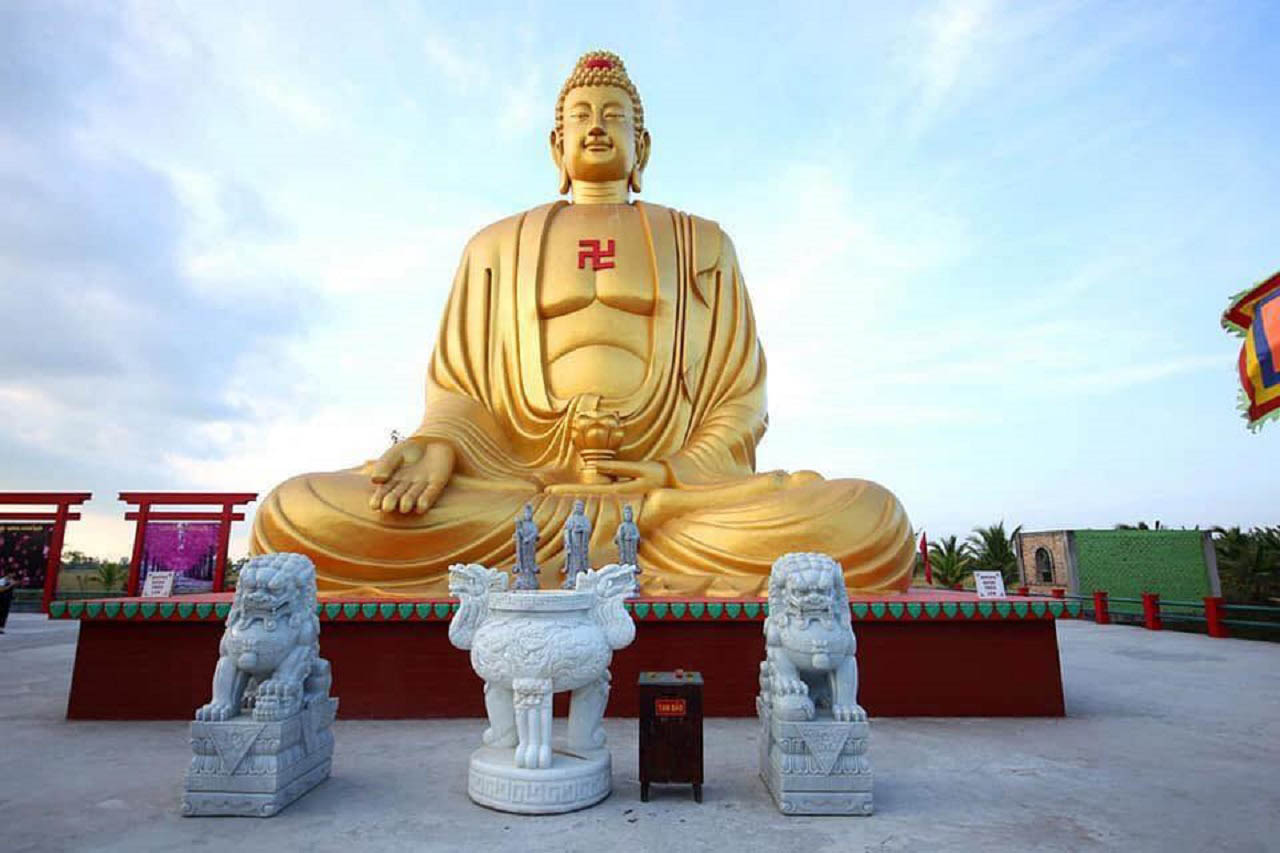 Tượng A Di Đà khổng lồ tại chùa Phật Học 2